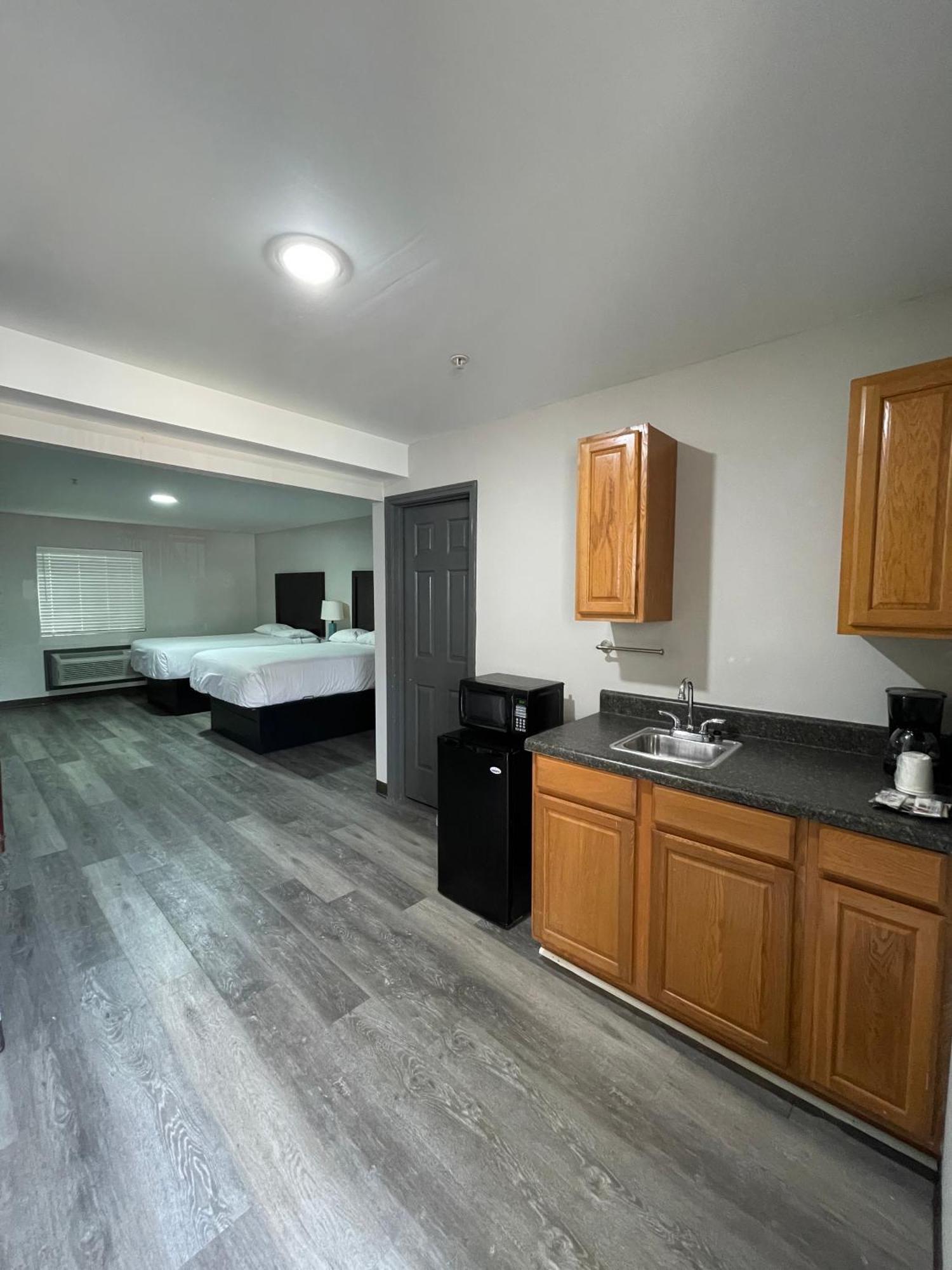High Falls Inn & Suites Esterno foto