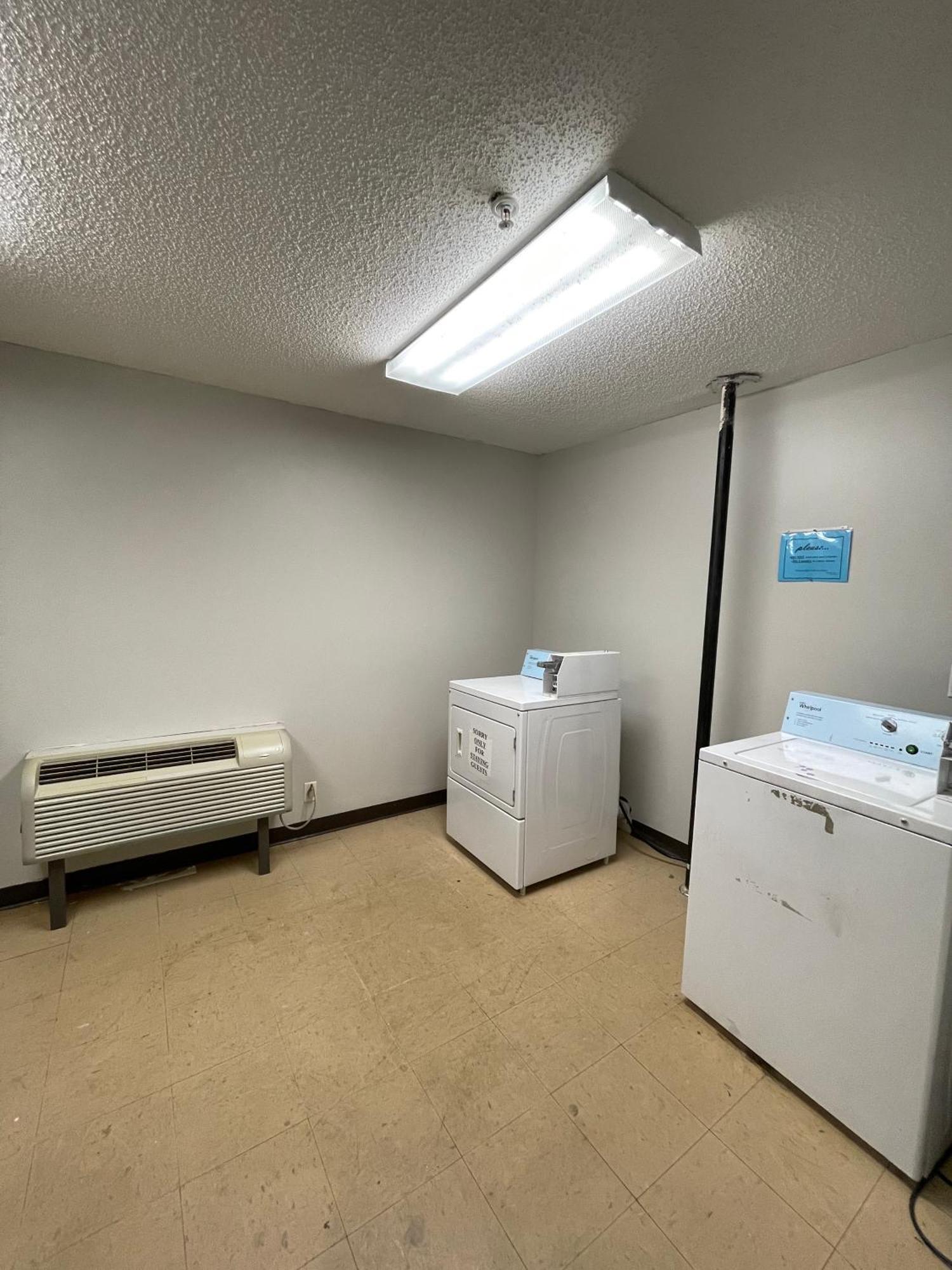 High Falls Inn & Suites Esterno foto