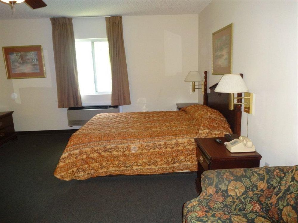 High Falls Inn & Suites Esterno foto