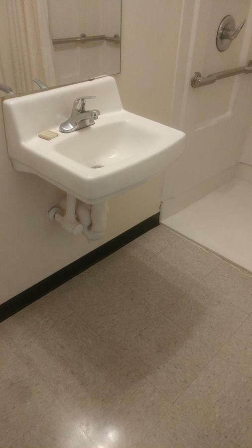 High Falls Inn & Suites Esterno foto
